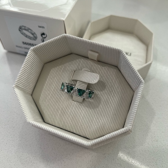Swarovski ring - Picture 5 of 8